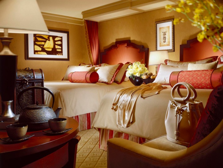 Images Bellagio Resort Queen Guest Room 4904